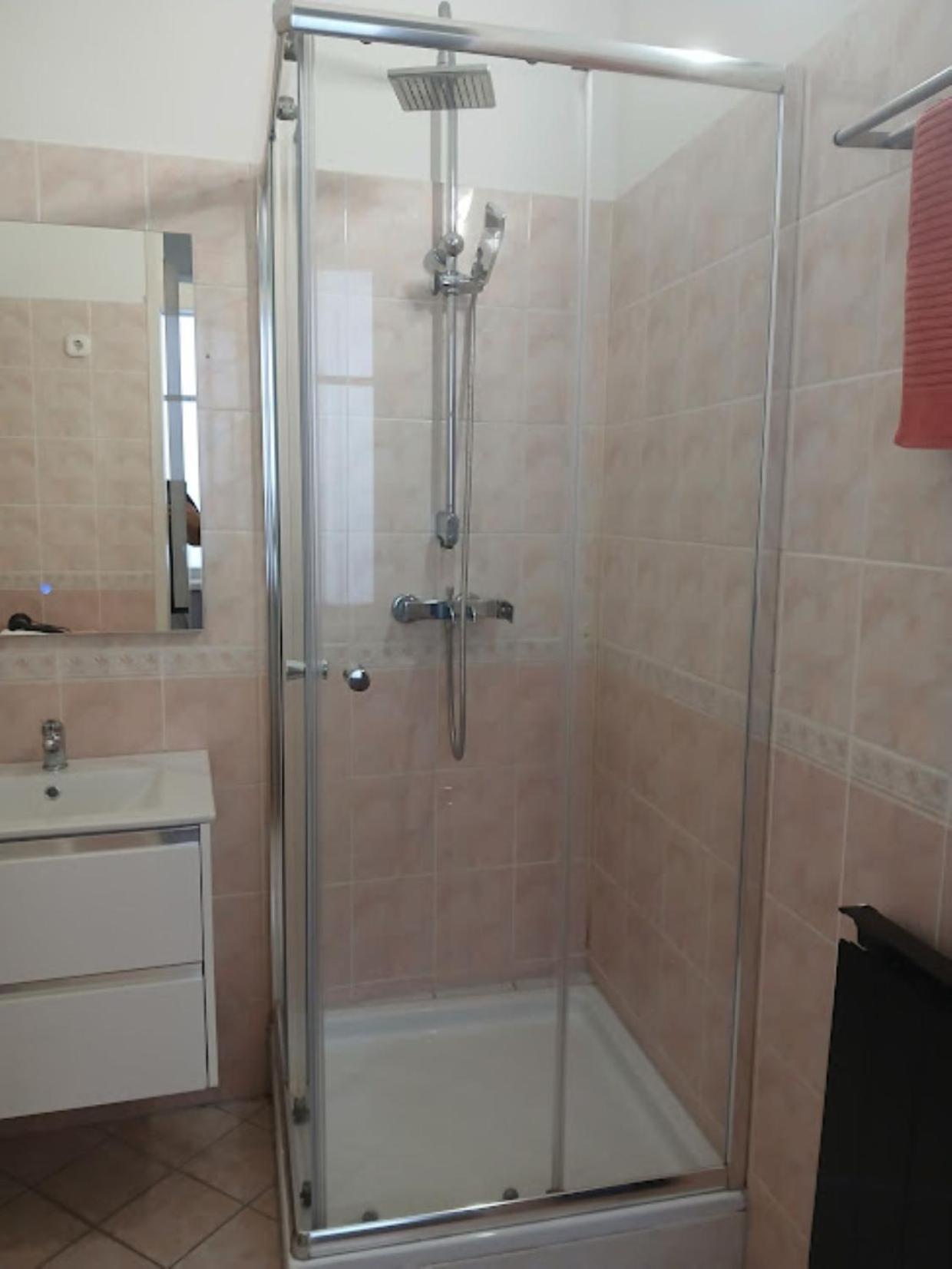 Soda Apartman غيور المظهر الخارجي الصورة